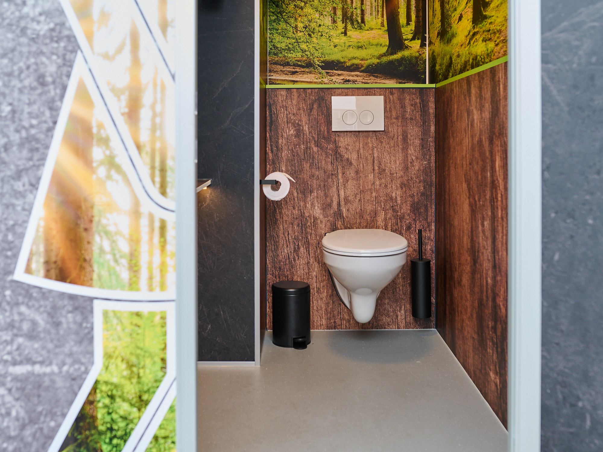 6d3d1864617b4ffa881855ef13389acf.jpg Toilettenwagen Sauerland-Style MINI – Bild 6
